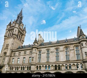 Style classique en granit par James Burn, Aberdeen Sheriff Court et tour de ville, Castle Street, Aberdeen, Écosse, Royaume-Uni Banque D'Images