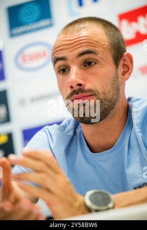 Wetzikon, Suisse. 20 septembre 2024. Le belge Victor Campenaerts parle lors d'une conférence de presse de l'équipe belge en prévision de la course contre la montre de dimanche aux Championnats du monde UCI route et para-cyclisme route 2024, vendredi 20 septembre 2024, à Wetzikon, Suisse. Les mondiaux se déroulent du 21 au 29 septembre à Zurich, en Suisse. BELGA PHOTO JASPER JACOBS crédit : Belga News Agency/Alamy Live News Banque D'Images