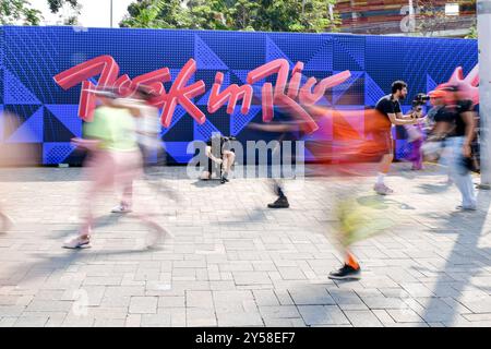 Rio de Janeiro, Brésil. 20 septembre 2024. RJ - RIO DE JANEIRO - 09/20/2024 - ROCK IN RIO 2024 - mouvement de foule pendant le Rock in Rio Brasil Festival - 40 ans et pour toujours, qui s'est tenu à Cidade do Rock, à Rio de Janeiro, ce vendredi 20. Photo : Thiago Ribeiro/AGIF crédit : AGIF/Alamy Live News Banque D'Images