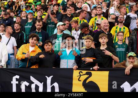 Den Haag, pays-Bas. 20 septembre 2024. DEN HAAG, PAYS-BAS - 20 SEPTEMBRE : fans et supporters d'ADO Den Haag lors du match néerlandais Keuken Kampioen Divisie entre ADO Den Haag et Telstar au stade Bingoal le 20 septembre 2024 à Den Haag, pays-Bas. (Photo de Hans van der Valk/Orange Pictures) crédit : dpa/Alamy Live News Banque D'Images