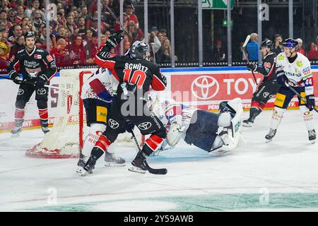 Allemagne. 20 septembre 2024. Eishockey Penny-DEL 1.Spieltag Koelner haie - Eisbaeren Berlin AM 20.09.2024 in der Lanxess Arena in Koeln Gemaess den Vorgaben der DEL Deutsche Eishockey Liga ist die Publikation und Weiterverwertung der Aufnahmen in elektronischen Medien und Endgeraeten aller Art waehrend des laufenden Spiels nicht zulaessig. Foto : Revierfoto crédit : ddp Media GmbH/Alamy Live News Banque D'Images