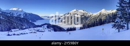 Paysage hivernal enneigé près de Garfrescha dans le domaine skiable de Silvretta Montafon dans le Vorarlberg, Autriche, Europe Banque D'Images