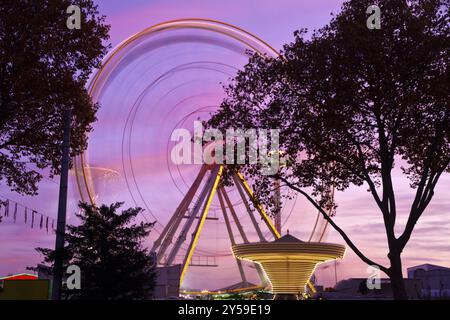 Grande roue à la foire du comté, Karlsruhe, Allemagne, Europe Banque D'Images