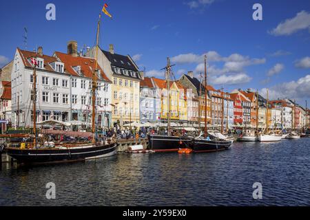 Maisons colorées à Nyhavn sur le port de Copenhague, Danemark, Europe Banque D'Images