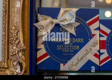 Charbonnel et Walker Chocolate Old Bond Street Store , Londres Royaume-Uni Banque D'Images