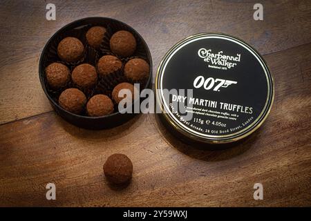 Charbonnel et Walker James Bond 007 Dry Martini Truffles , Londres Royaume-Uni Banque D'Images