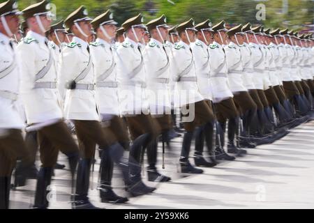 Santiago, Metropolitana, Chili. 19 septembre 2024. Des femmes officiers de police, Carabineras, défilent pendant le défilé militaire annuel pour célébrer le jour de l'indépendance et le jour de l'armée. (Crédit image : © Matias Basualdo/ZUMA Press Wire) USAGE ÉDITORIAL SEULEMENT! Non destiné à UN USAGE commercial ! Banque D'Images