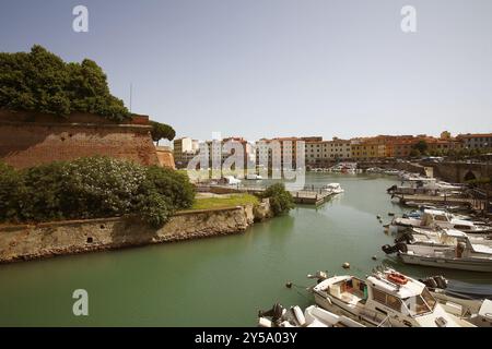 Livourne, une importante ville portuaire en Toscane célèbre pour ses monuments et le quartier Venezia Nuova avec ses canaux. Toscane, Italie Banque D'Images