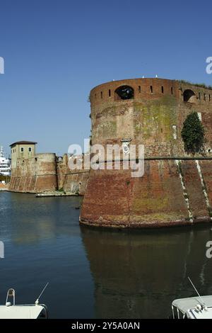 Livourne, une importante ville portuaire en Toscane célèbre pour ses monuments et le quartier Venezia Nuova avec ses canaux. Toscane, Italie Banque D'Images