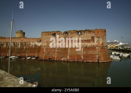 Livourne, une importante ville portuaire en Toscane célèbre pour ses monuments et le quartier Venezia Nuova avec ses canaux. Toscane, Italie Banque D'Images