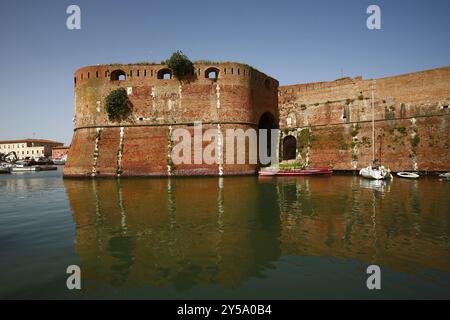 Livourne, une importante ville portuaire en Toscane célèbre pour ses monuments et le quartier Venezia Nuova avec ses canaux. Toscane, Italie Banque D'Images