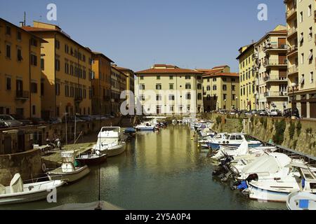 Livourne, une importante ville portuaire en Toscane célèbre pour ses monuments et le quartier Venezia Nuova avec ses canaux. Toscane, Italie Banque D'Images