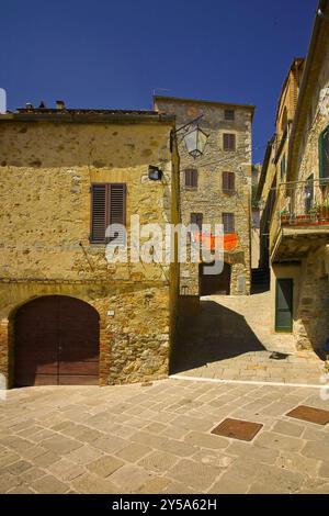 Castiglione d'Orcia, Sienne : le village de Castiglione d'Orcia est un exemple d'architecture médiévale parfaitement conservée © Marco Anghinoni / Grazi Banque D'Images