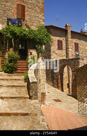 Castiglione d'Orcia, Sienne : le village de Castiglione d'Orcia est un exemple d'architecture médiévale parfaitement conservée © Marco Anghinoni / Grazi Banque D'Images