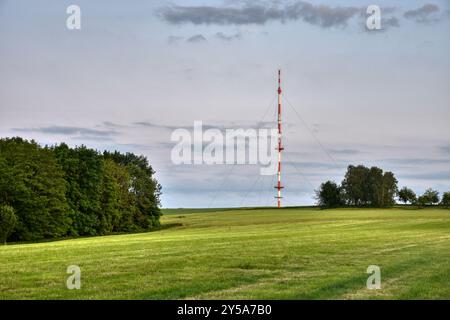 Pfarrkirchen, Sender, Sendemast, Grundnetzsender, UKW, DAB+, Digitalradio, DVB-T2, Fernsehen, Radio. Antenne, Bayern, Mast, Stahlrohrmât, abgespannt, Banque D'Images
