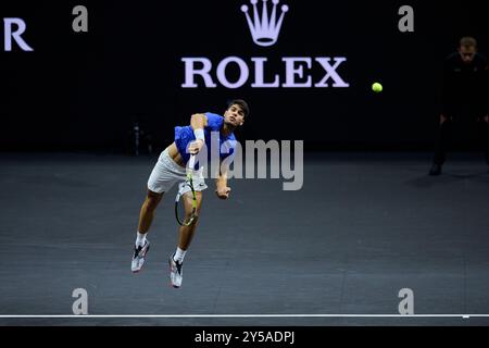 Berlin, Allemagne. 20 septembre 2024. XBERLIN, ALLEMAGNE - 20 SEPTEMBRE : Carlos Alcaraz de Team Europe affronte Taylor Fritz et Ben Shelton de Team World lors du match des doubles hommes du premier jour de laver Cup à l'Uber Arena le 20 septembre 2024 à Berlin, en Allemagne. (Photo de Francisco Macia/photo Players images/Magara Press) crédit : Magara Press SL/Alamy Live News Banque D'Images