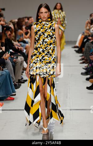 Milan, Italien. 20 septembre 2024. MISSONI Spring/Summer 2025 Runway pendant la Fashion week de Milan le 2024 septembre - Milan, Italie 20/09/ Credit : dpa/Alamy Live News Banque D'Images