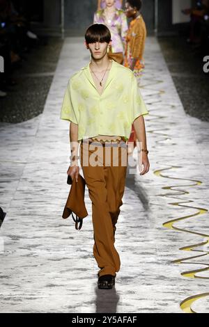 Milan, Italien. 20 septembre 2024. Défilé VERSACE printemps/été 2025 pendant la semaine de la mode de Milan le 2024 septembre - Milan, Italie 20/09/2024 crédit : dpa/Alamy Live News Banque D'Images