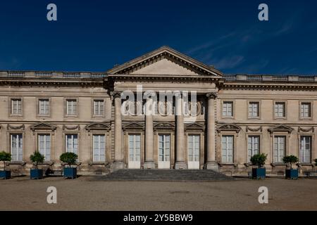 La façade du palais impérial de Compiègne, France Banque D'Images