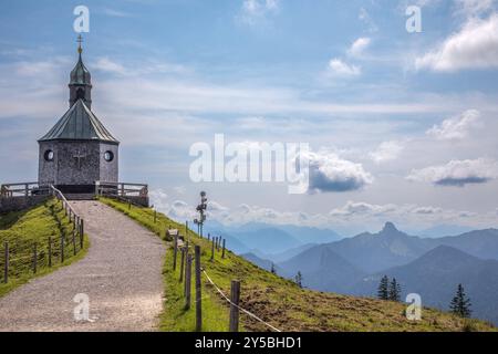 Bayern, Deutschland 18. Juillet 2024 : Im Bild : Die Wallbergkapelle, Kapelle Heilig Kreuz, auf dem Wallberg am Tegernsee. Bayern *** Bavière, Allemagne 18 juillet 2024 sur l'image la Chapelle Wallberg, Chapelle de la Sainte Croix, sur le Wallberg sur le lac Tegernsee Bavière Copyright : xFotostandx/xFritschx Banque D'Images