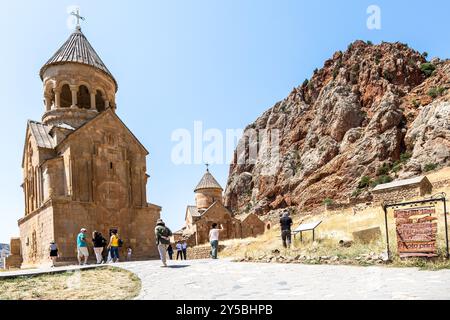 Noravank, Arménie - 3 août 2024 : vue du monastère de Noravank dans les provinces de Vayots Dzor, Arménie par jour ensoleillé d'été Banque D'Images