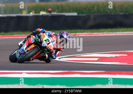 (21) Michael Ruben Rinaldi de l'Italie de Team Motocorsa Racing, pilote Ducati Panigale V4R en action lors du Championnat du monde FIM Motul Superbike - Tissot Superpole Race of Acerbis Italian Round sur le circuit de Cremona à San Martino del Lago le 21 septembre 2024, Cremona, Italie. Banque D'Images