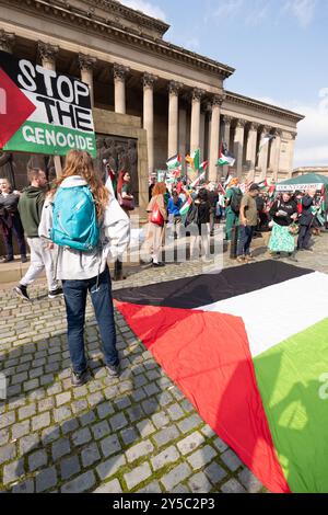 Liverpool, Royaume-Uni. 21 septembre 2024. Manifestation palestinienne à Liverpool sur la place St Georges rejointe par des juifs orthodoxes soutenant l'État palestinien. Photo : crédit : GaryRobertsphotography/Alamy Live News Banque D'Images