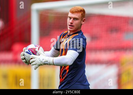 Mackenzie Chapman de Blackpool se réchauffe avant le match de Sky Bet League 1 Charlton Athletic vs Blackpool à The Valley, Londres, Royaume-Uni, 21 septembre 2024 (photo par Izzy Poles/News images) Banque D'Images