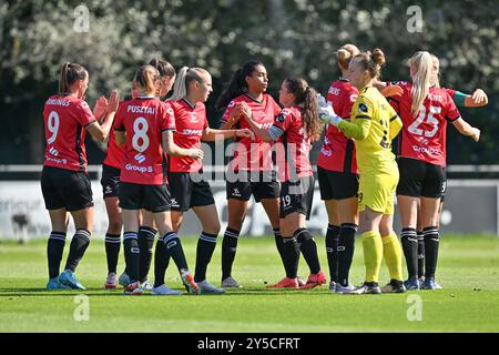 Gand, Belgique. 21 septembre 2024. Les joueuses de l'OHL sur la photo se sont rassemblées avant un match de football féminin entre AA Gent Ladies et Oud Heverlee Leuven Dames lors de la 4ème journée de la saison 2024 - 2025 de la Super League belge Lotto Womens, le samedi 21 septembre 2024 à Gent, BELGIQUE . Crédit : Sportpix/Alamy Live News Banque D'Images