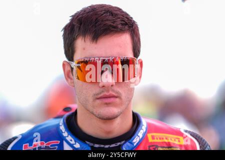 Portrait d'Iker Lecuona d'Espagne de l'équipe HRC, pilote la Honda CBR1000-RR lors du Championnat du monde FIM Motul Superbike - course 1 de l'Acerbis Italian Round au circuit de Cremona à San Martino del Lago le 21 septembre 2024, Cremona, Italie. Banque D'Images