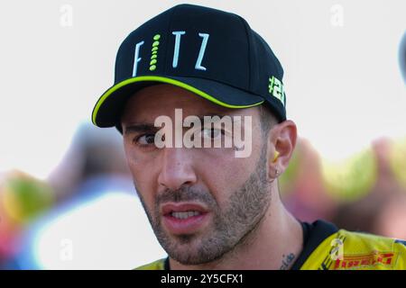 Portrait d'Andrea Iannone d'Italie de Team GoEleven, pilote Ducati Panigale V4R lors du Championnat du monde FIM Motul Superbike - course 1 de Acerbis Italian Round au circuit de Cremona à San Martino del Lago le 21 septembre 2024, Cremona, Italie. Banque D'Images