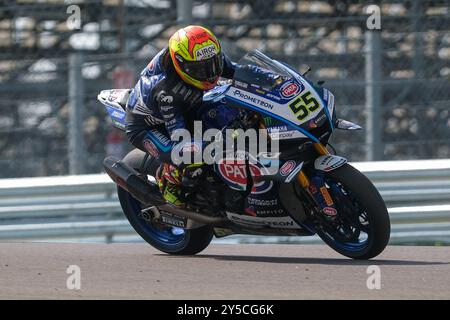 (55) Andrea Locatelli d'Italie de l'écurie Pata Prometeon Yamaha, pilote la Yamaha YZF R1 en action lors du Championnat du monde FIM Motul Superbike - course 1 de l'Acerbis Italian Round au circuit de Cremona à San Martino del Lago le 21 septembre 2024, Cremona, Italie. Banque D'Images