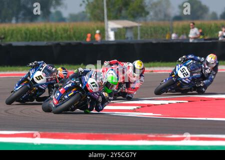 (5) Philipp Oettl d'Allemagne de l'équipe GMT94 Yamaha, pilote la Yamaha YZF R1 en action lors du Championnat du monde FIM Motul Superbike - course 1 de l'Acerbis Italian Round au circuit de Cremona à San Martino del Lago le 21 septembre 2024, Cremona, Italie. Banque D'Images