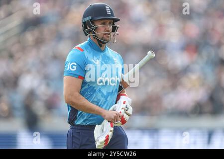 Leeds, Royaume-Uni. 21 septembre 2024. Liam Livingstone d'Angleterre abandonne Sheffield de la partie après avoir été battu pour un canard d'or lors de la deuxième Metro Bank One Day International England v Australia à Headingley Cricket Ground, Leeds, Royaume-Uni, 21 septembre 2024 (photo par Mark Cosgrove/News images) à Leeds, Royaume-Uni le 21/9/2024. (Photo de Mark Cosgrove/News images/SIPA USA) crédit : SIPA USA/Alamy Live News Banque D'Images