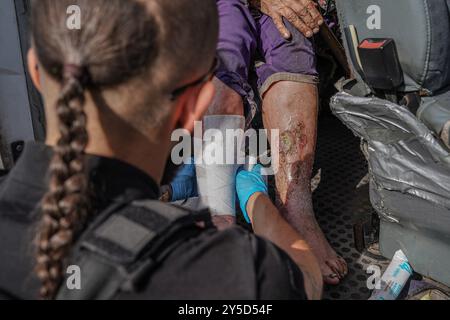 Evhen Vasyliev/le Pictorium - évacuation de Pokrovsk, région de Donetsk, Ukraine. 12 septembre 2024. Ukraine/région de Donetsk/Pokrovsk - les gens continuent de quitter la communauté de Pokrovsk. Le 5 septembre 2024, le train d'évacuation a été annulé pour des raisons de sécurité par les autorités locales. Les gens partent maintenant seuls ou sont évacués par des bénévoles et des organisations. Il reste environ 16 000 résidents à Pokrovsk, dont 177 enfants. Crédit : LE PICTORIUM/Alamy Live News Banque D'Images