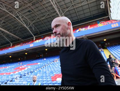 Selhurst Park, Selhurst, Londres, Royaume-Uni. 21 septembre 2024. Premier League Football, Crystal Palace contre Manchester United ; Erik Ten Hag, manager de Manchester Untie, arrive à Selhurst Park pour inspecter le terrain avant le coup d'envoi Credit : action plus Sports/Alamy Live News Banque D'Images