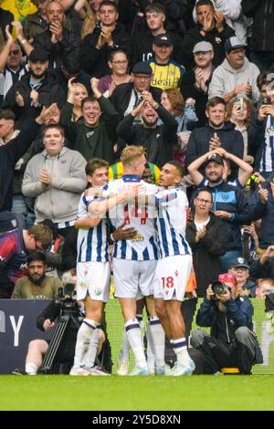 Birmingham, Royaume-Uni. 21 septembre 2024. Les joueurs de West Bromwich Albion célèbrent le premier but 1-0 de l'attaquant de West Bromwich Albion Josh Maja lors du match de West Bromwich Albion FC v Plymouth Argyle FC SKY Bet EFL Championship aux Hawthorns, West Bromwich, Birmingham, Angleterre, Royaume-Uni le 21 septembre 2024 Credit : Every second Media/Alamy Live News Banque D'Images