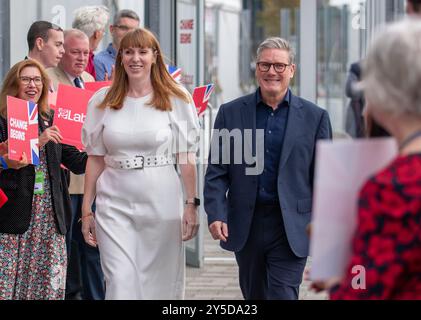 Liverpool, Royaume-Uni. 21 septembre 2024. Le premier ministre Keir Starmer et la vice-première ministre Angela Rayner arrivent à la conférence Liverpool UK. Photo : Garyroberts/worldwidefeatures.com crédit : GaryRobertsphotography/Alamy Live News Banque D'Images