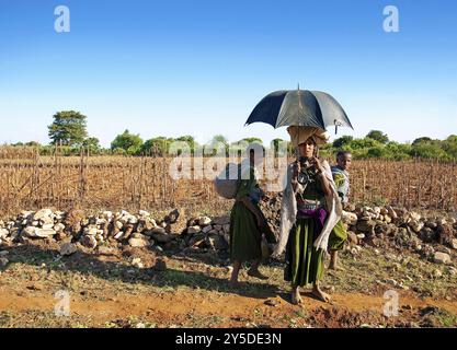 Filles tribales près de bahir dar en ethiopie Banque D'Images