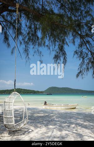 Plage de Saracen Bay dans le paradis tropical île de Koh Rong Samloen près de Siahnaoukville au Cambodge Banque D'Images