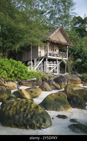 Bungalow sur l'île de koh rong longue plage au cambodge Banque D'Images