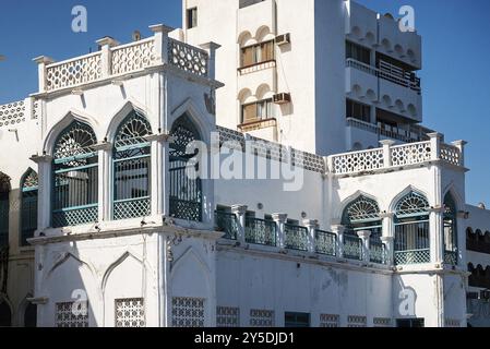 Détail de l'architecture arabe traditionnelle dans la vieille ville de mascate oman Banque D'Images