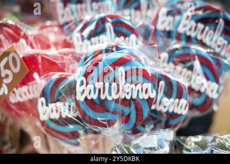 Bonbons sucreries de marque Lollypop dans l'affichage de la boutique de souvenirs touristique à las ramblas barcelone espagne Banque D'Images