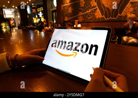 Chine. 21 septembre 2024. Dans cette illustration photo, un logo Amazon est affiché sur l'écran d'un iPad. (Photo de Sheldon Cooper/SOPA images/SIPA USA) *** strictement à des fins éditoriales *** crédit : SIPA USA/Alamy Live News Banque D'Images