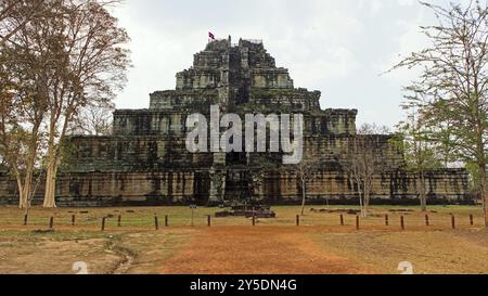 La pyramide à sept niveaux de Koh Ker au Cambodge Banque D'Images