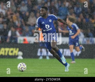 King Power Stadium, Leicester, Royaume-Uni. 21 septembre 2024. Premier League Football, Leicester City contre Everton ; Wilfred Ndidi de Leicester City court avec le ballon crédit : action plus Sports/Alamy Live News Banque D'Images