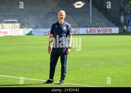 Dr. Christian Puta (FC Carl Zeiss Jena, performance Health) GER, SC Freiburg - FC Carl Zeiss Jena, Frauen-Fussball, Google Pixel Frauen-Bundesliga, 3. Spieltag, saison 2024/2025, 21.09.2024 LA RÉGLEMENTATION DFB INTERDIT TOUTE UTILISATION DE PHOTOGRAPHIES COMME SÉQUENCES D'IMAGES ET/OU QUASI-VIDÉO Foto : Eibner-Pressefoto/Thomas Hess Banque D'Images