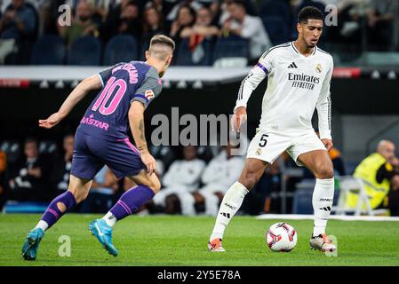 Madrid, France, Espagne. 21 septembre 2024. Jude BELLINGHAM du Real Madrid lors du match de LaLiga entre le Real Madrid CF et le RCD Espanyol de Barcelona au stade Santiago Bernabeu le 21 septembre 2024 à Madrid, Espagne. (Crédit image : © Matthieu Mirville/ZUMA Press Wire) USAGE ÉDITORIAL SEULEMENT! Non destiné à UN USAGE commercial ! Banque D'Images