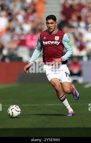 Londres, Royaume-Uni. 21 septembre 2024. Le milieu de terrain de West Ham Edson Alvarez (19 ans) lors du match de West Ham United FC contre Chelsea FC English premier League au London Stadium, Londres, Angleterre, Royaume-Uni le 21 septembre 2024 Credit : Every second Media/Alamy Live News Banque D'Images