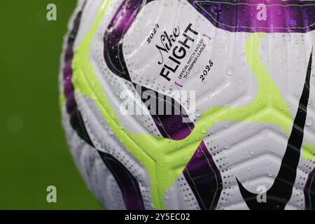 Détail du ballon Nike Flight Official match de la premier League lors du match de football entre Leicester City et Everton au King Power Stadium de Leicester, en Angleterre. (James Holyoak/SPP) crédit : SPP Sport Press photo. /Alamy Live News Banque D'Images